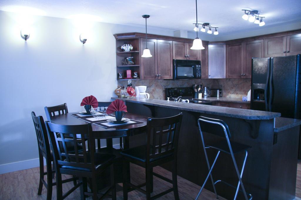 Mountain View Radium Condo - Copper Horn Village Radium Hot Springs Exterior photo